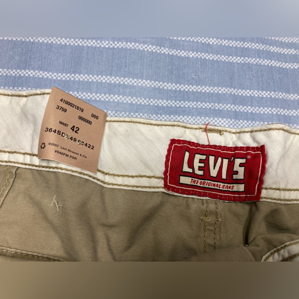 NWT Levi’s khaki colored cargo shorts. - Picture 2 of 3